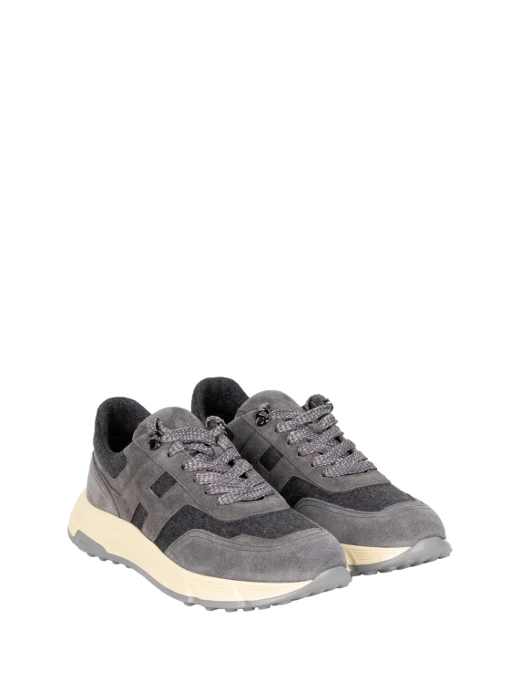 H-Stripe Low-Top Sneakers in Gray