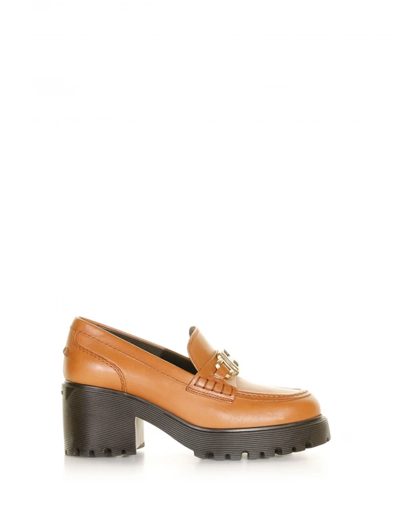 Leather loafer with heel