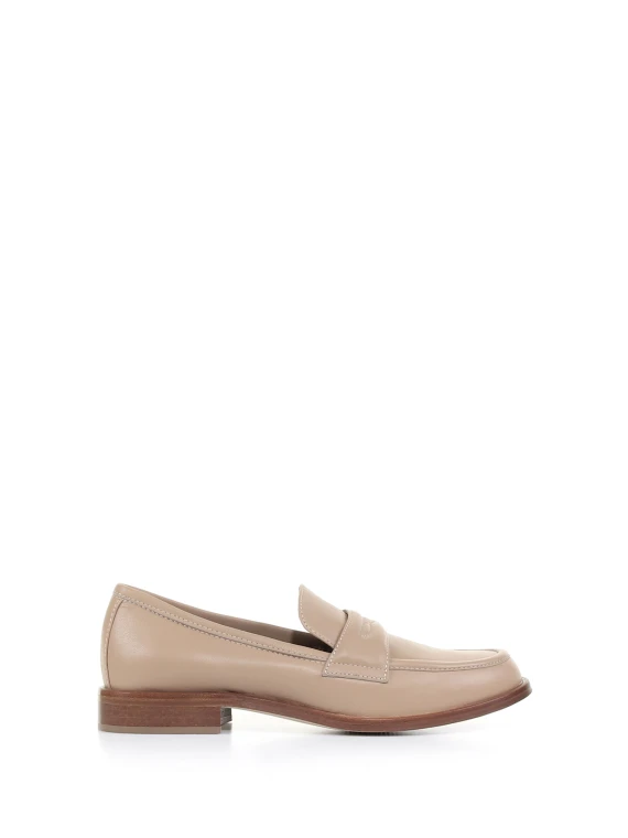 Camel leather loafer