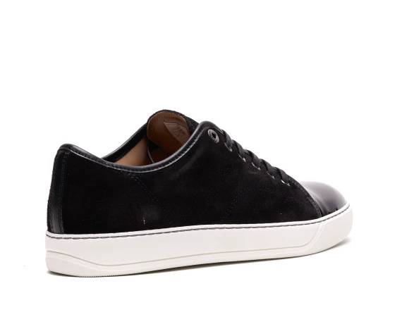 Sneakers nere