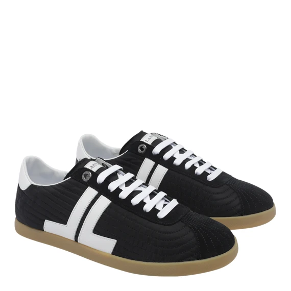 Sneakers nere