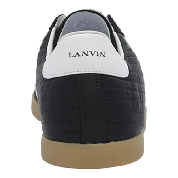 Sneakers nere