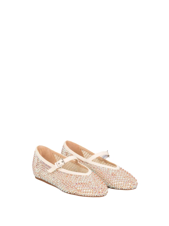 Flat shoes