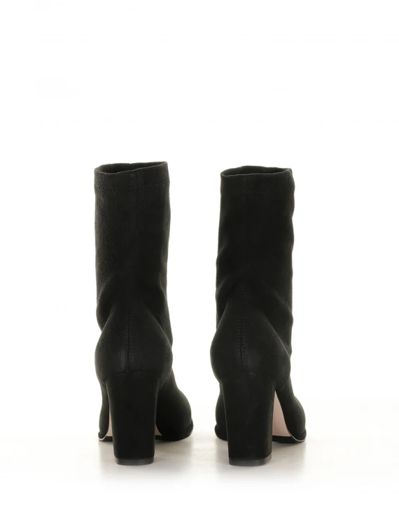Elsa ankle boot in black suede