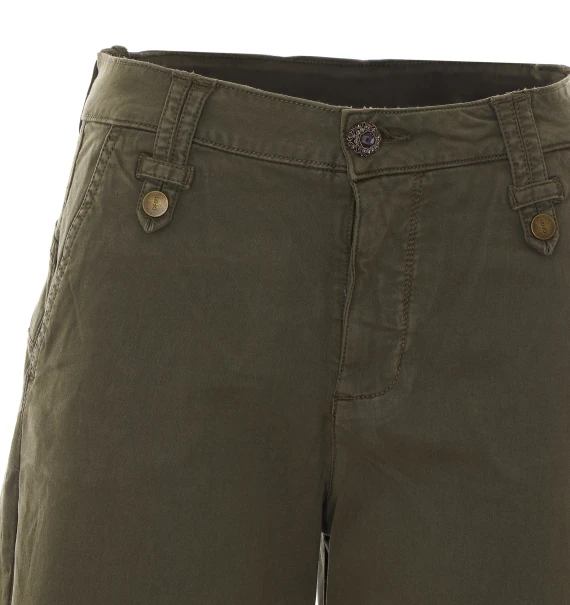 Pantaloni verdi