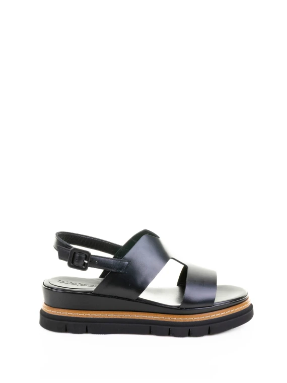 Sandalo nero in pelle