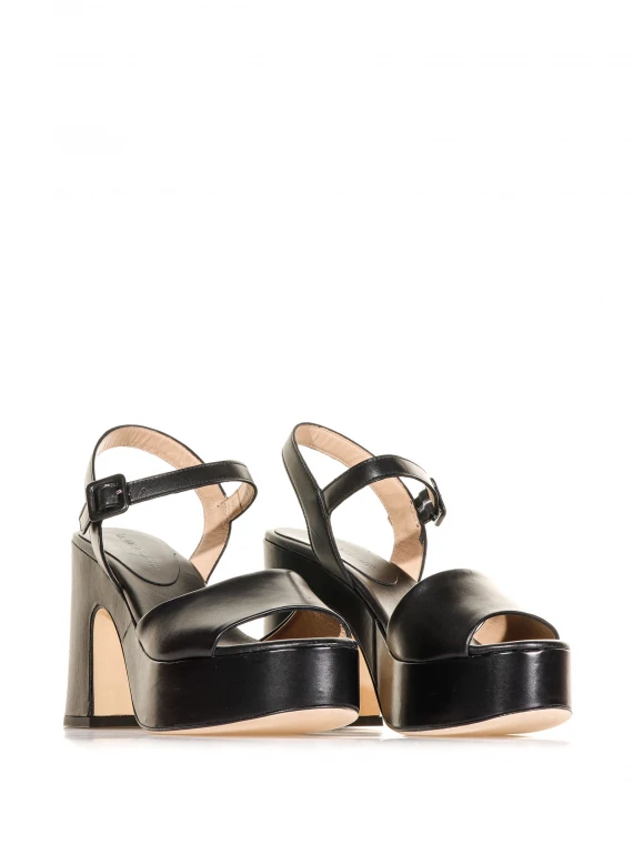 Leather sandal with strap and platform