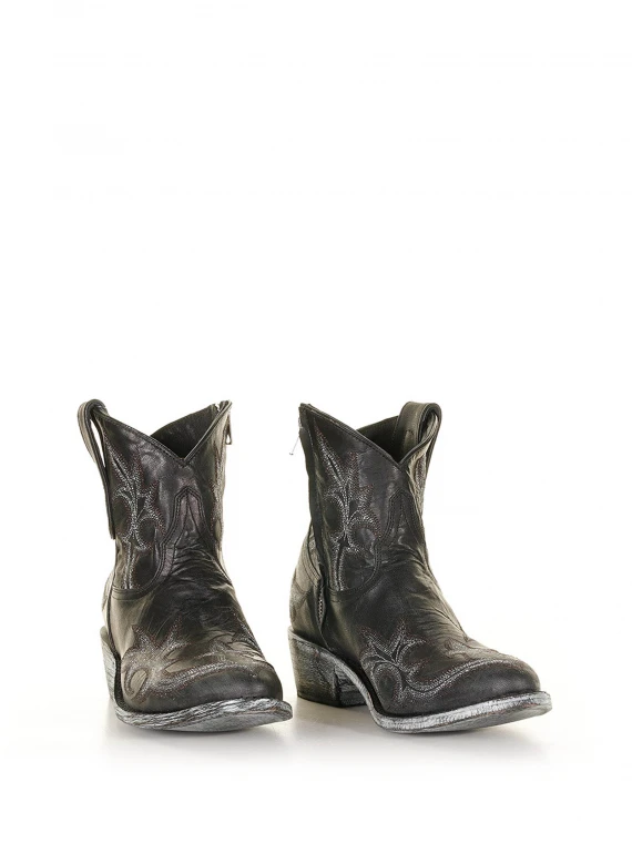 Texan ankle boot with worn effect silver