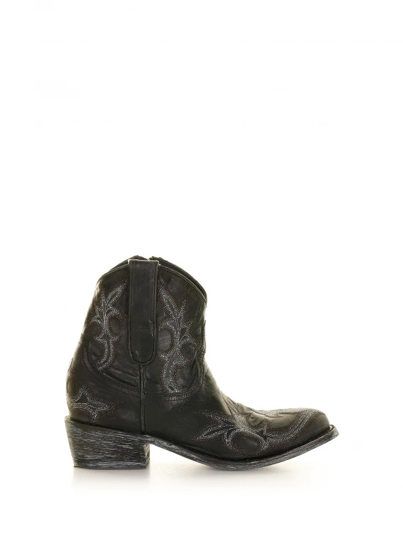 Cowboy style boot with side zip