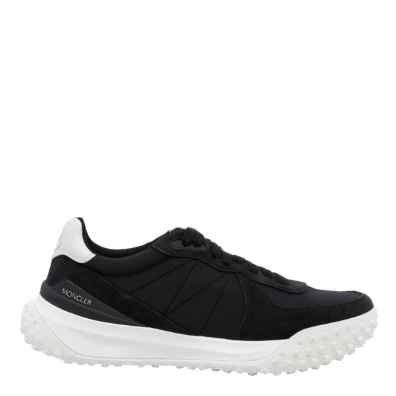 Sneakers nere