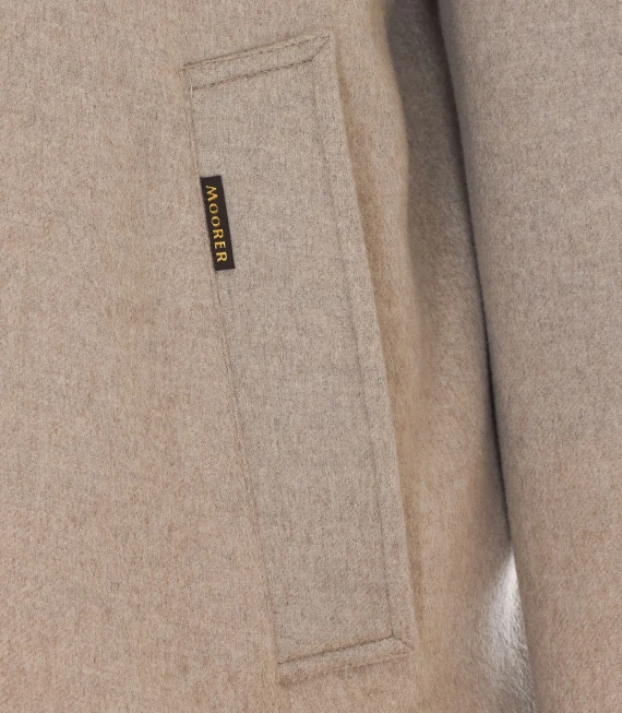 Simmons beige coat Moorer