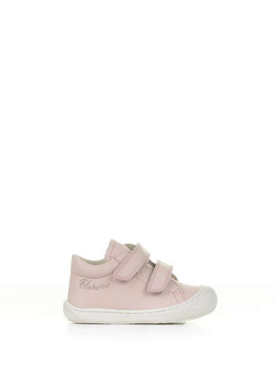 Pink leather first steps shoes