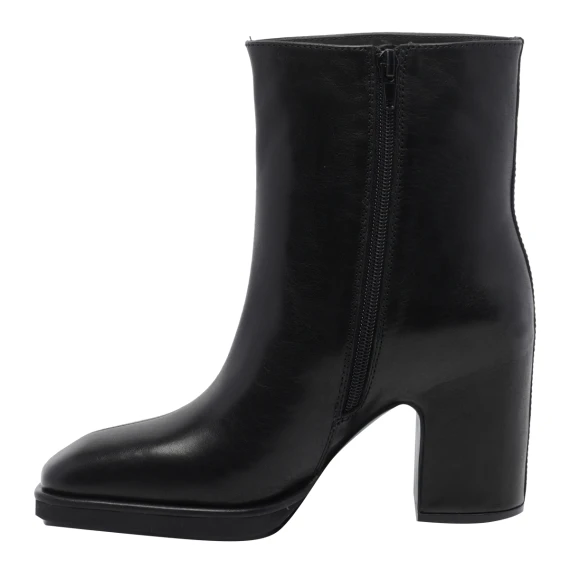 Arya black leather ankle boots Paloma Barcelò