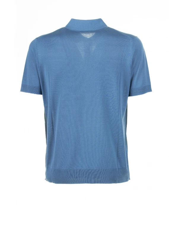 Light blue polo shirt with short sleeves