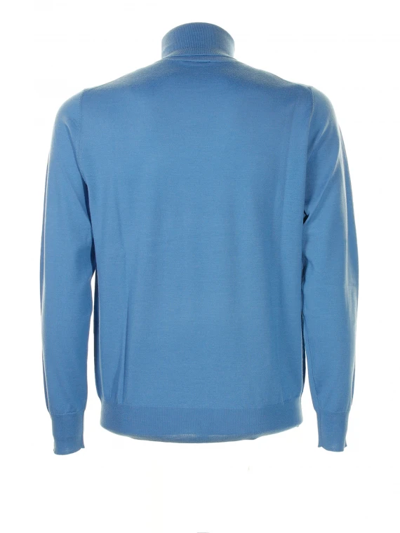Light blue turtleneck with long sleeves