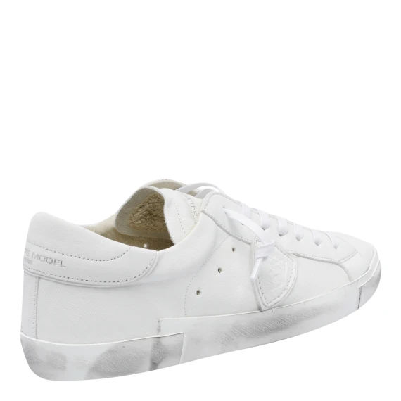 Sneakers White