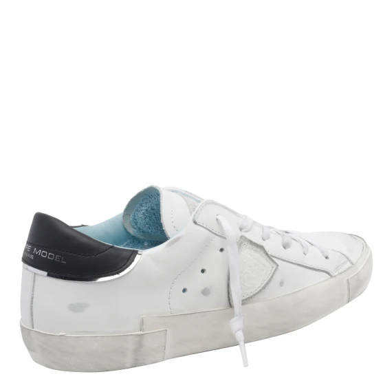 Sneakers White