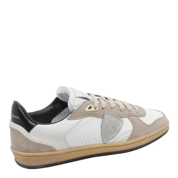Sneakers White