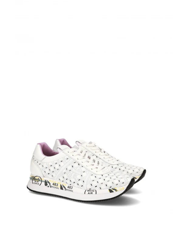 Conny 6749 perforated sneaker