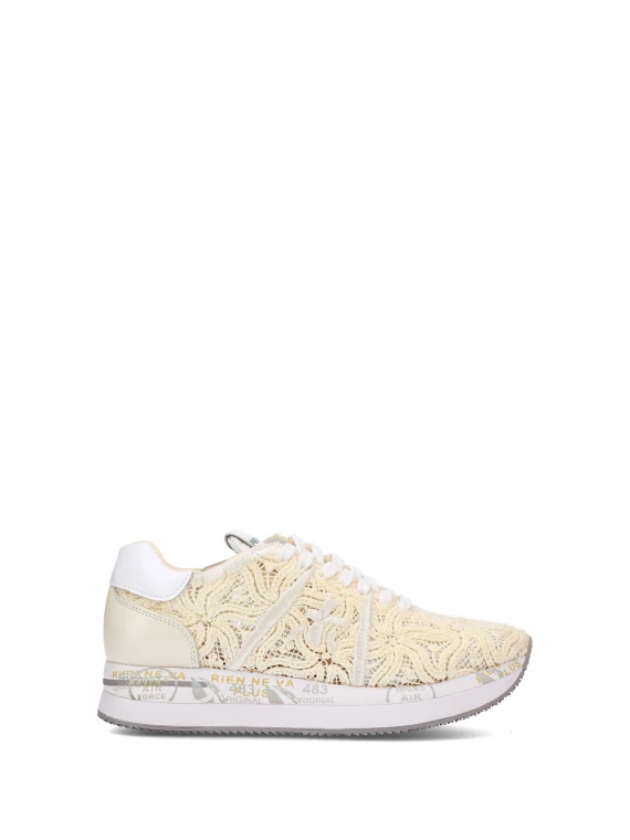 Conny 6787 perforated sneaker