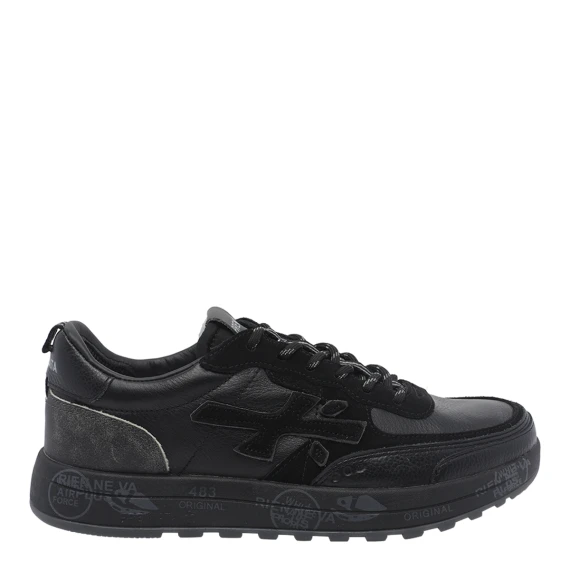 Sneakers nere