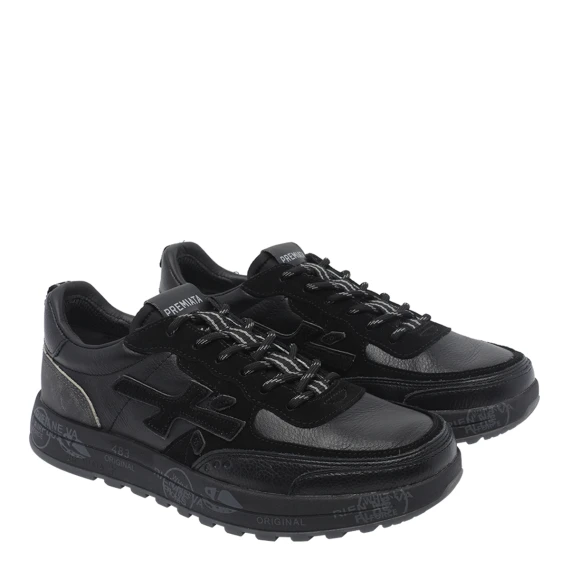 Sneakers nere