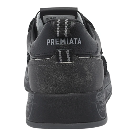 Sneakers nere