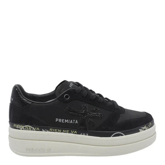 Sneakers nere