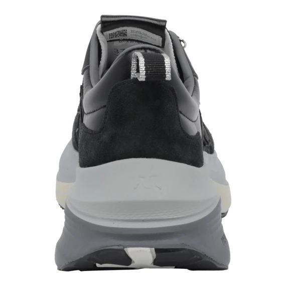 Sneakers nere