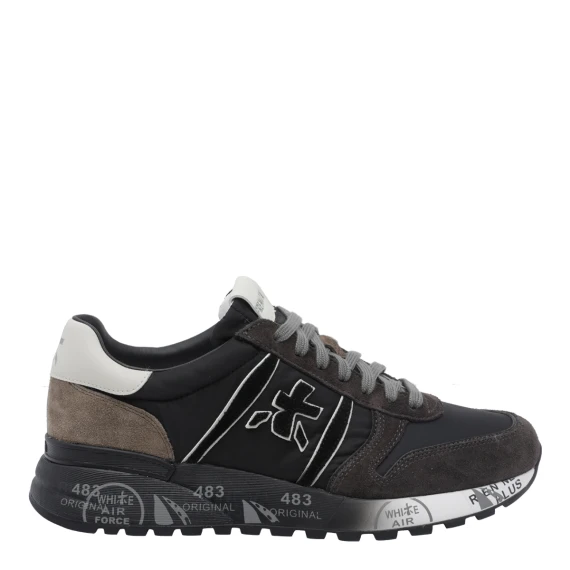 Sneakers nere