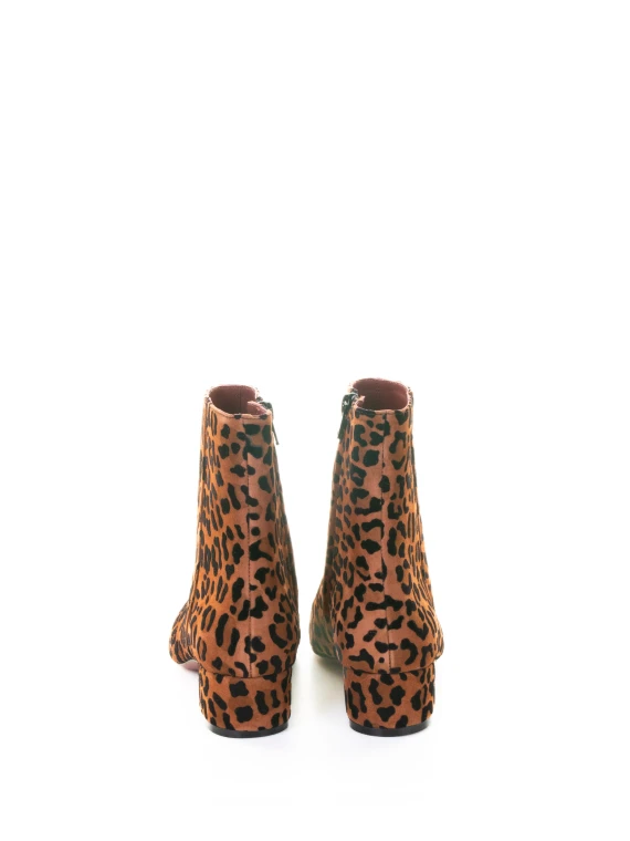 Stivaletto leopardato in camoscio