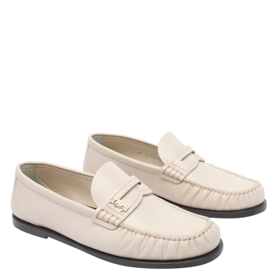 Flat shoes White