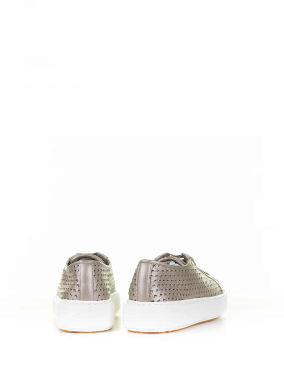 Sneaker beige in pelle traforata laminata