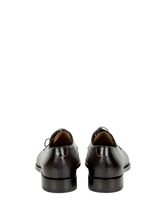 Flat shoes