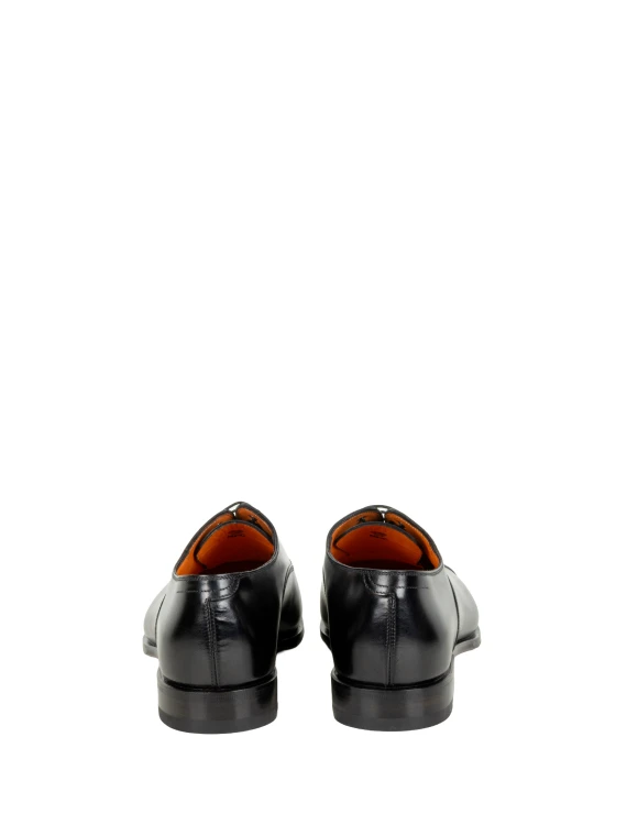 Flat shoes