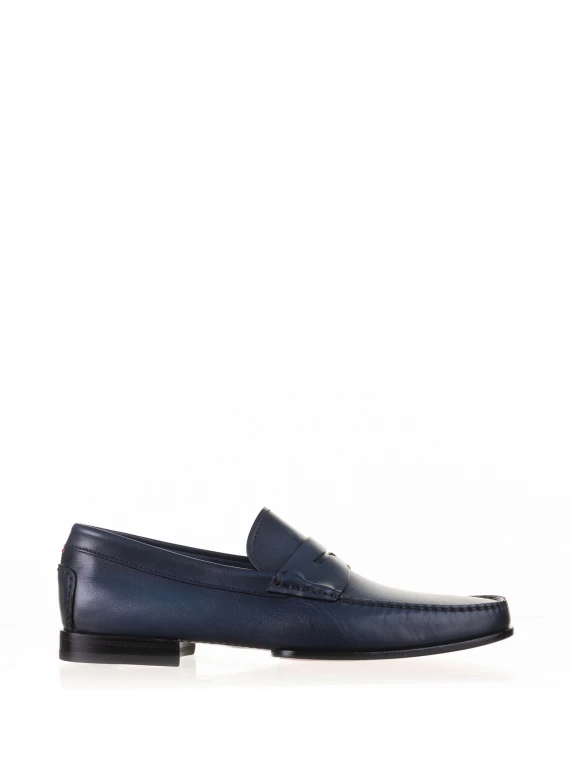 Leather loafer with band