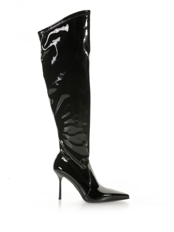 Boot in shiny stretch leather
