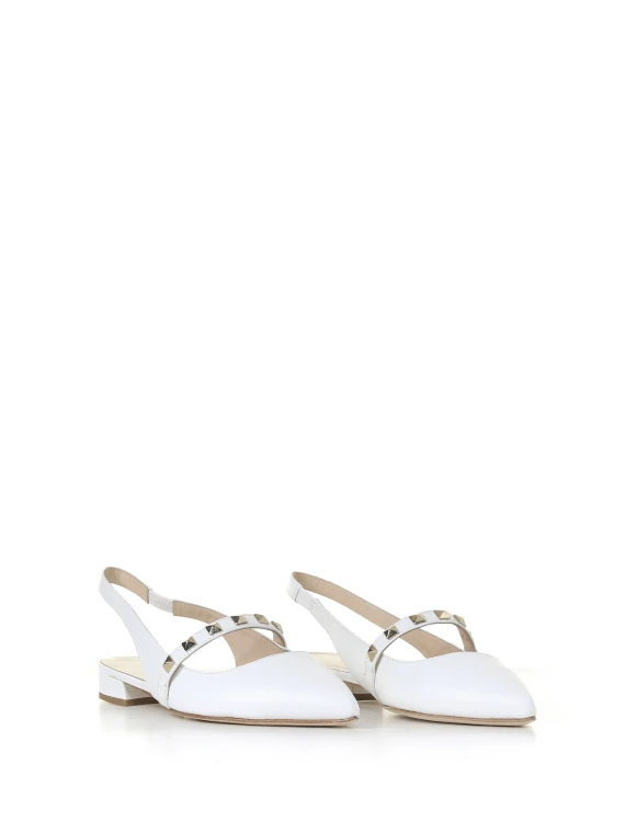 Ballerina shoes with studs detail