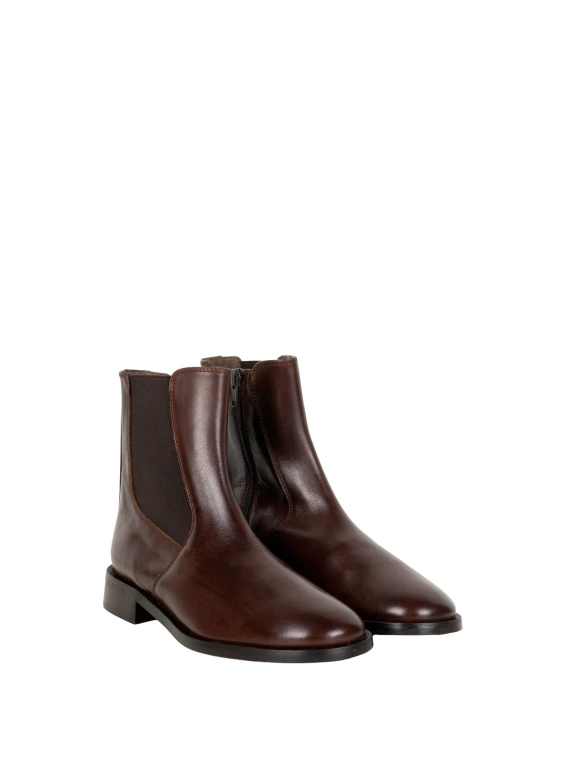 Dark brown ankle boots Status