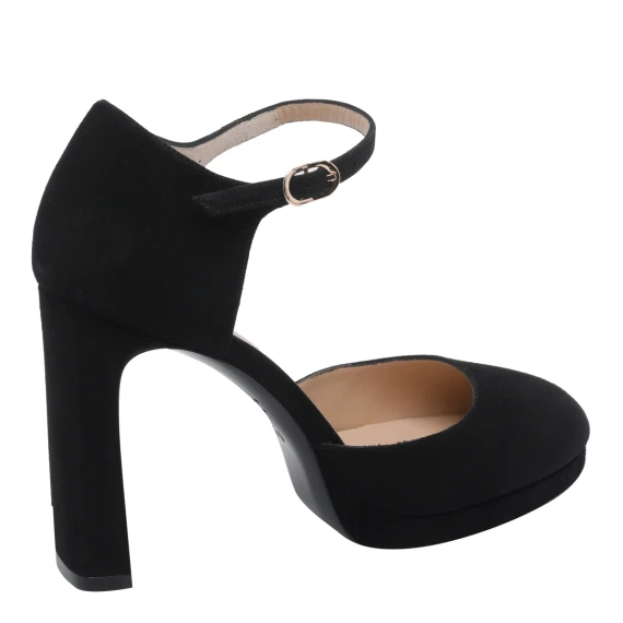 With Heel Black