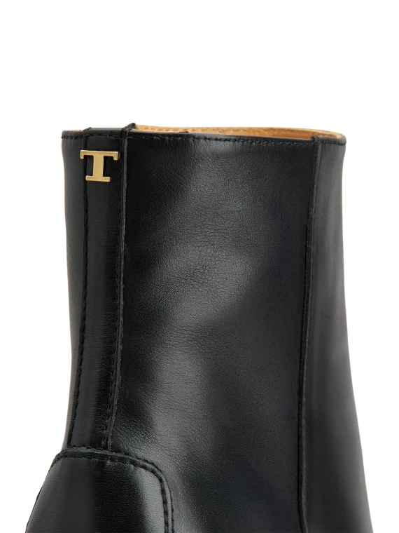 Stivaletto in pelle di vitello nero Tod's