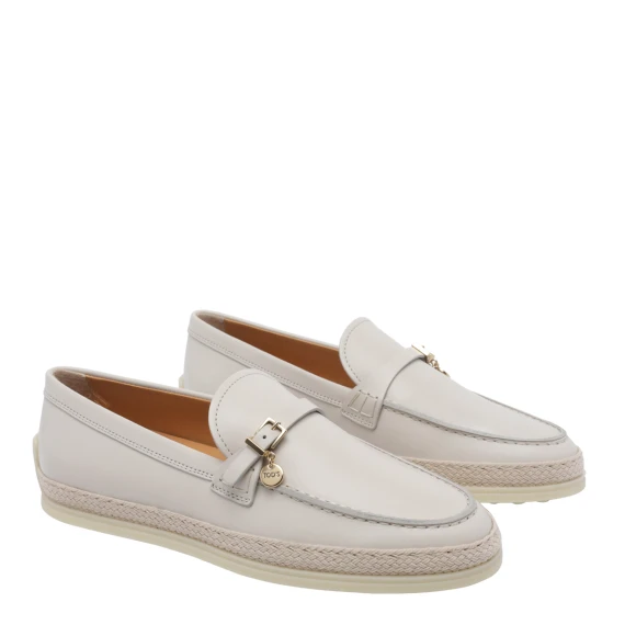 Flat shoes