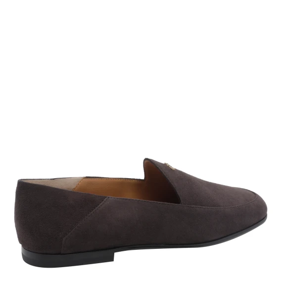 Flat shoes