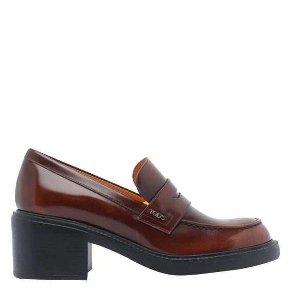 Flat shoes