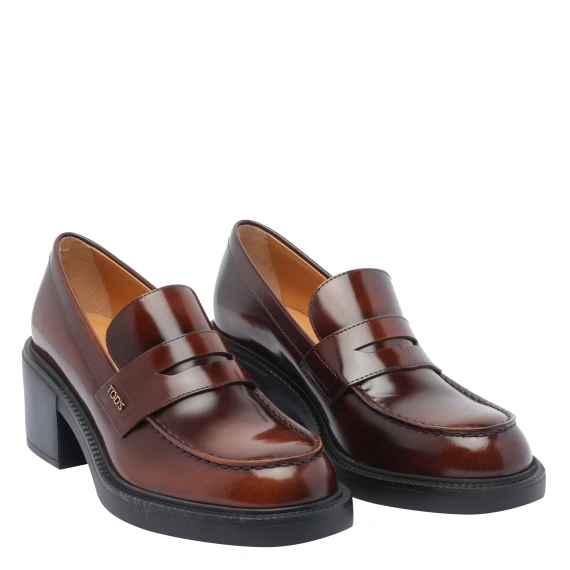 Flat shoes