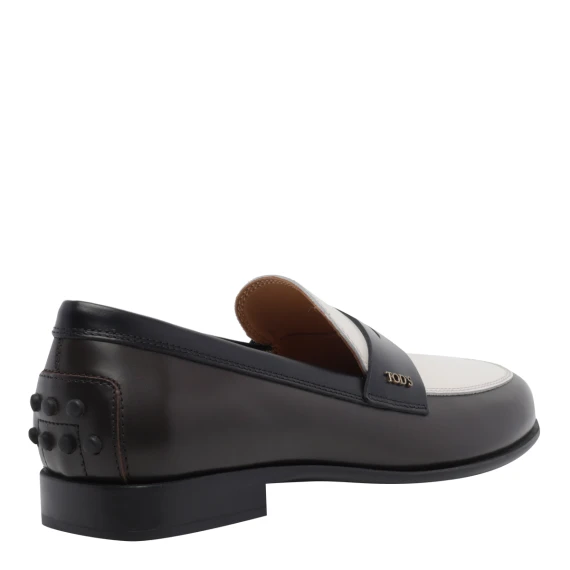 Flat shoes