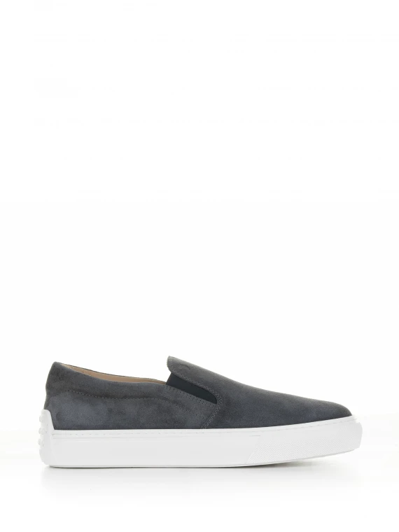 Slip-on in pelle e fondo gomma