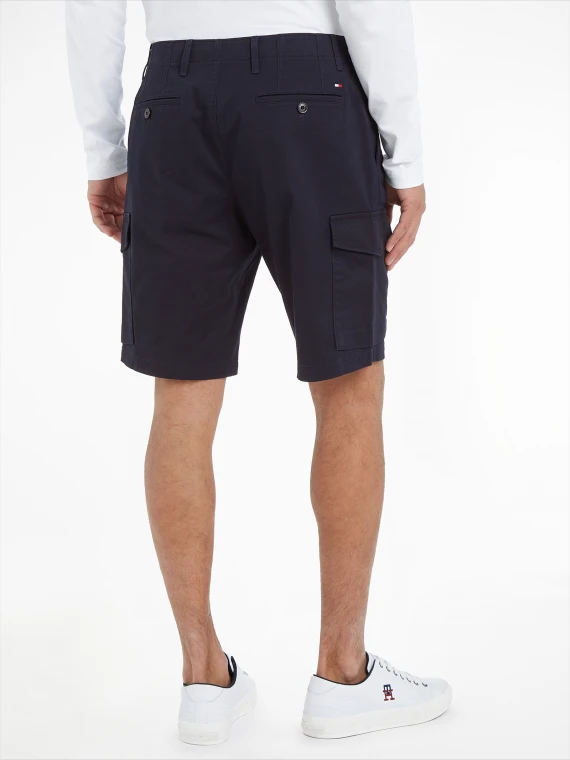 Navy men's Bermuda shorts with pockets