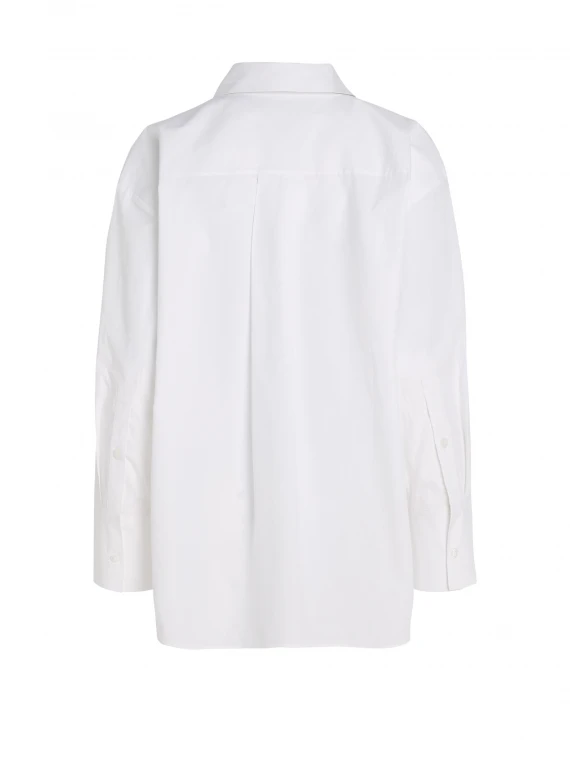 White long-sleeved shirt