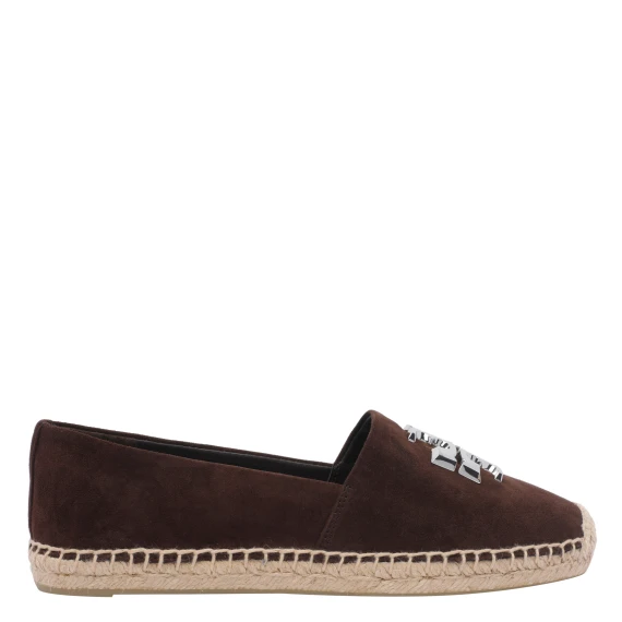 Flat shoes